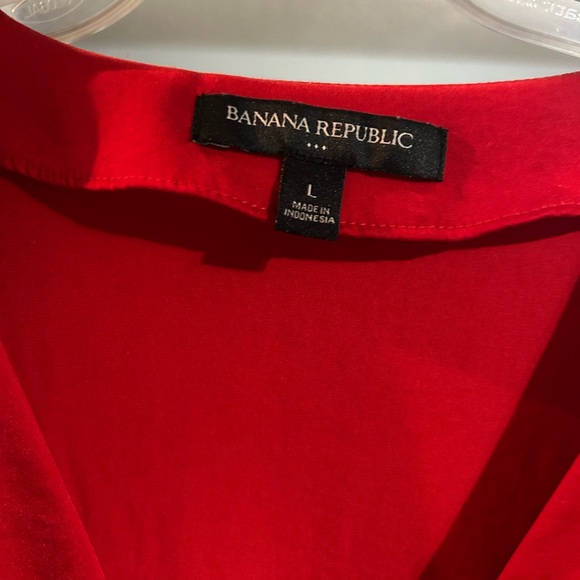 Banana Republic Red Blouse with Elegant V-Neck and Full Sleeves - Picture 3 of 3